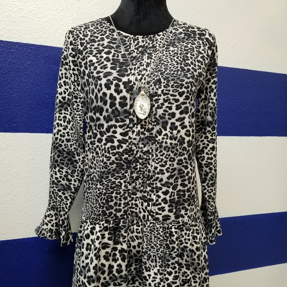 Dresses & Skirts - Leopard print dress